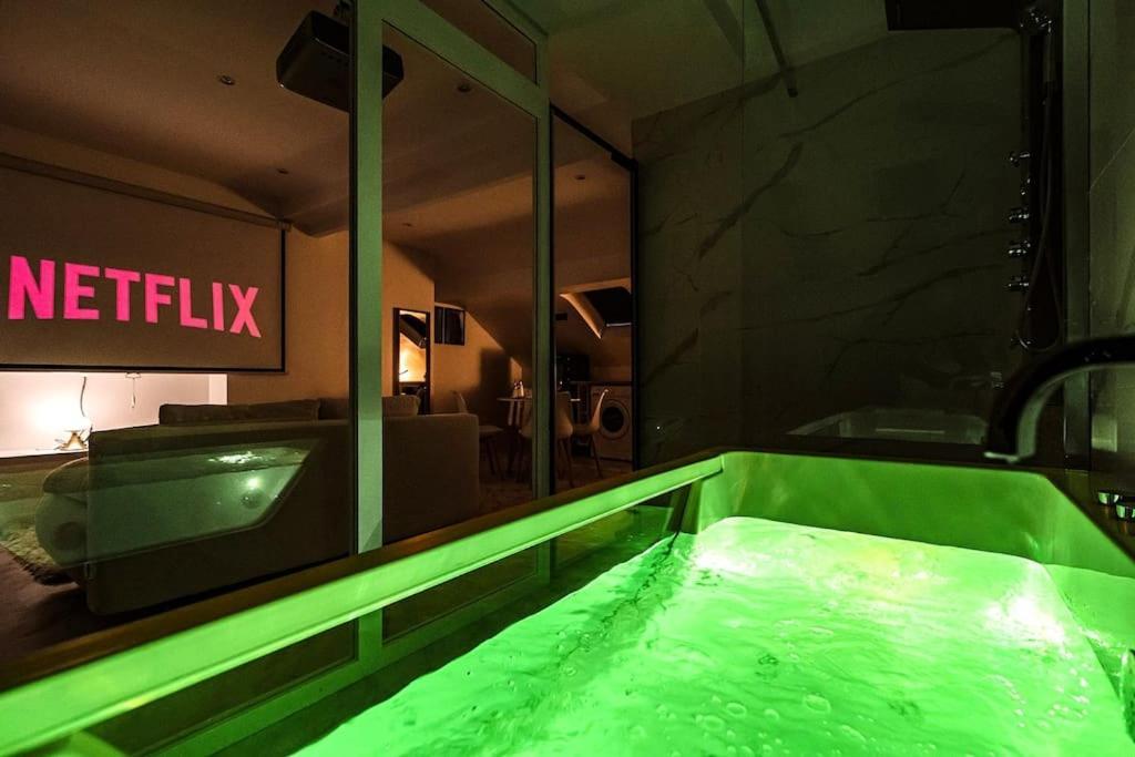 Oasis Chic - Spa Prive & Cinema Реймс Экстерьер фото